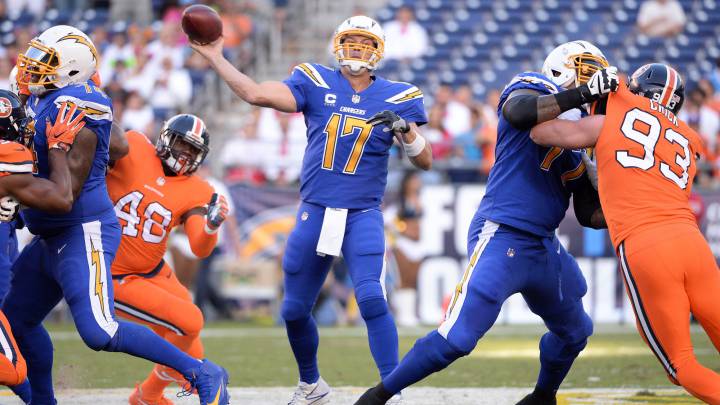 Philip Rivers, líder histórico de yardas de pase los Chargers