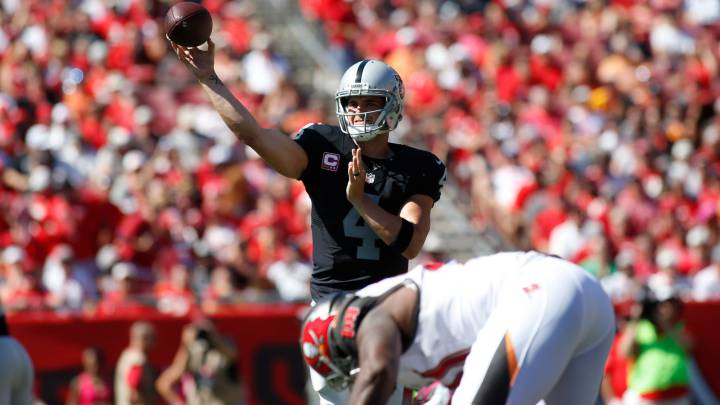 Derek Carr y Amari Cooper fueron una tándem demasiado potente para la frágil defensa de Tampa Bay Buccaneers.