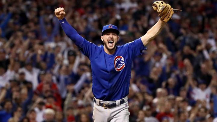 Cuando Kris Bryant completó la asistencia a primera, millones de seguidores de los Chicago Cubs respiraron aliviados.