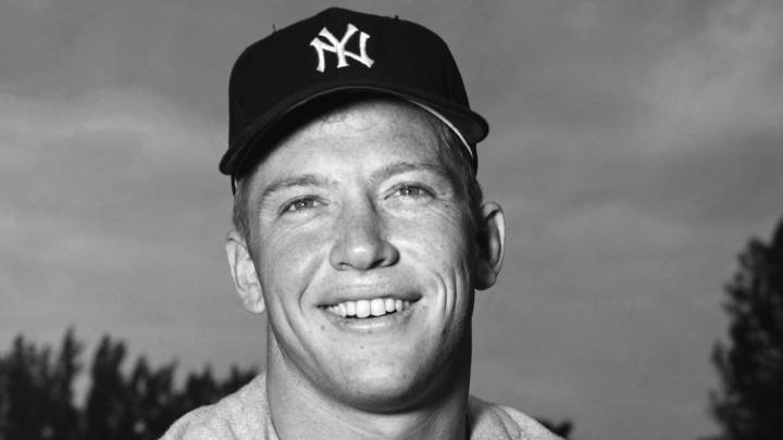 El legendario Mickey Mantle de los New York Yankees sigue batiendo récords, aunque sea gracias a los cromos.