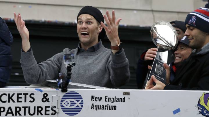 Tom Brady ya negocia su contrato para cuando tenga 43 años o más
