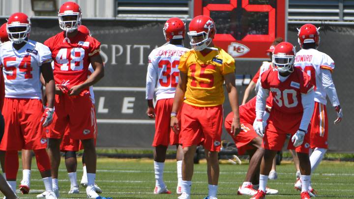 Mahomes: "el playbook de la NFL es más difícil de lo que esperaba"