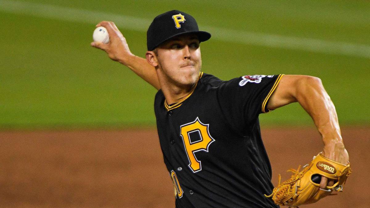 Operan a pitcher de los Piratas de cáncer testicular