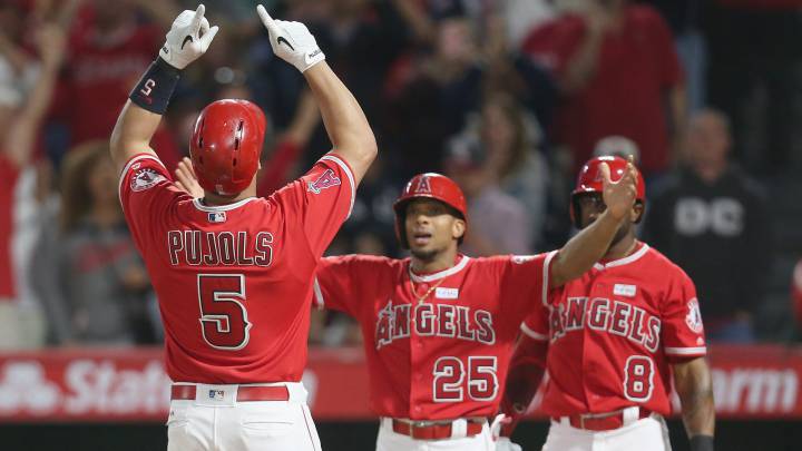 Albert Pujols tuvo una noche mágica en Anaheim tras conseguir el home run número 600 en su fabulosa carrera deportiva.