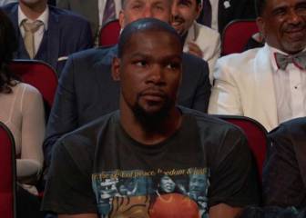 Awkward moment at the ESPYs as Manning makes Durant joke