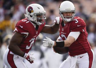 Carson Palmer le abrió un dedo a David Johnson con un pase