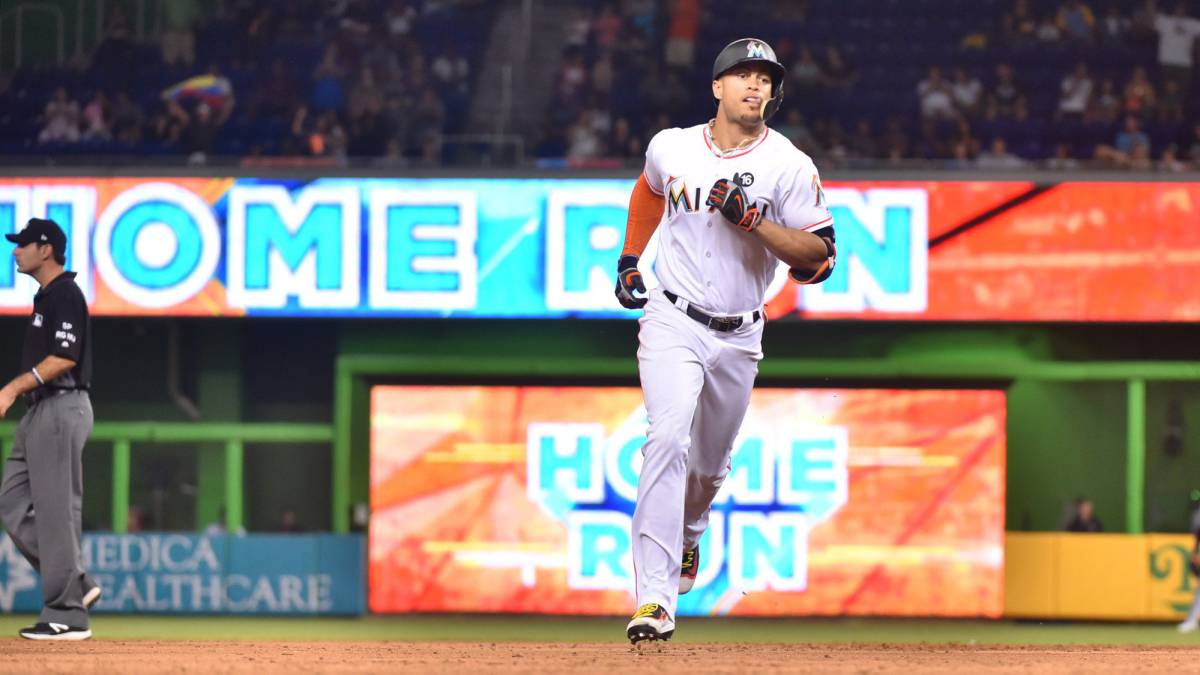 Giancarlo Stanton y su bate de fuego están imparables
