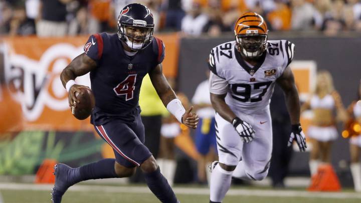El cumpleaños feliz de DeShaun Watson en dos carreras