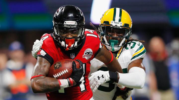 Falcons despliega su ataque y domina a los Packers