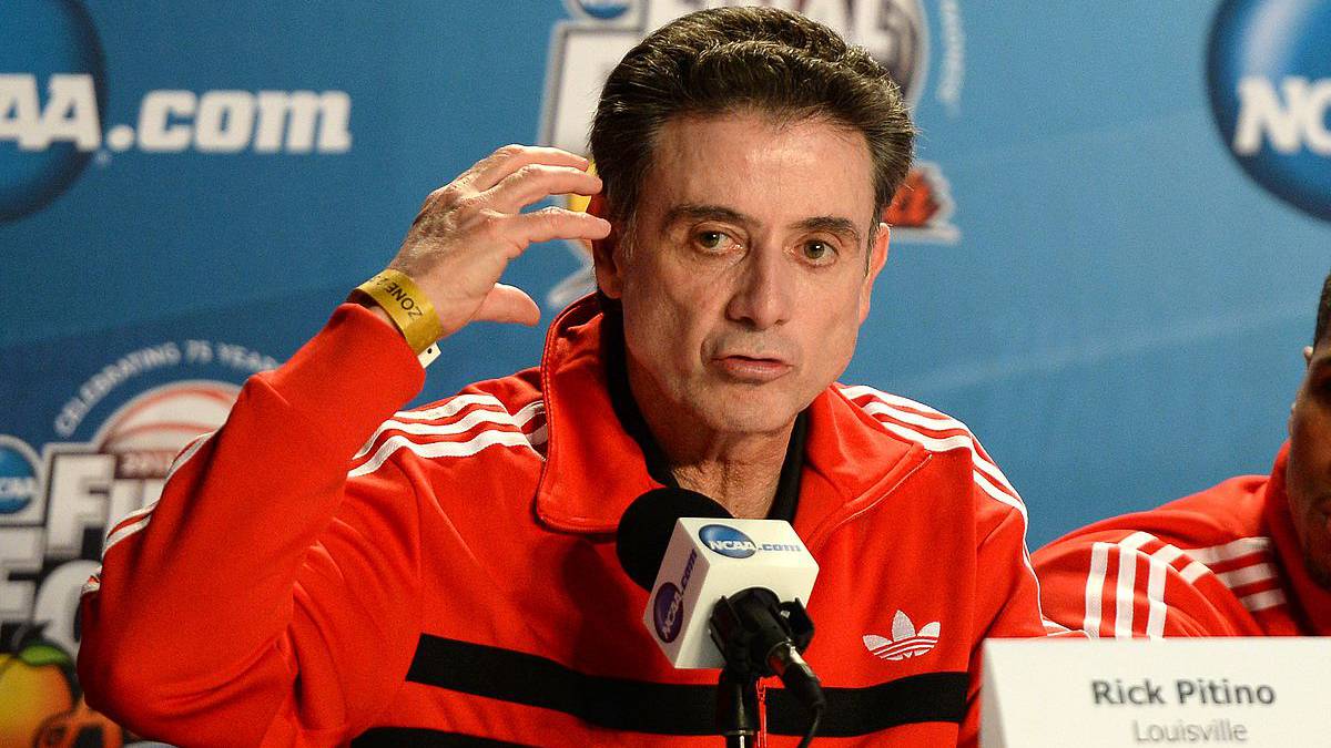Rick Pitino despedido por volver a incumplir las normas.