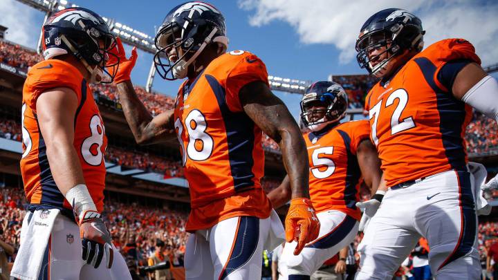 El quarterback de los Raiders tuvo que salir del terreno de juego depués de llevarse un fuerte golpe en la zona lumbar. Los Broncos se ponen 3-1.