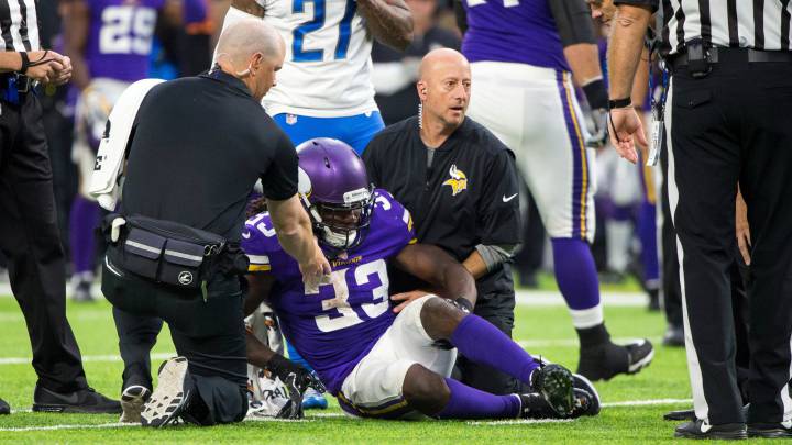 El corredor rookie de los Vikings, llamado a ser el sucesor de Adrian Peterson, se partió la rodilla en un giro y, muy posiblemente, se perderá todo el año.