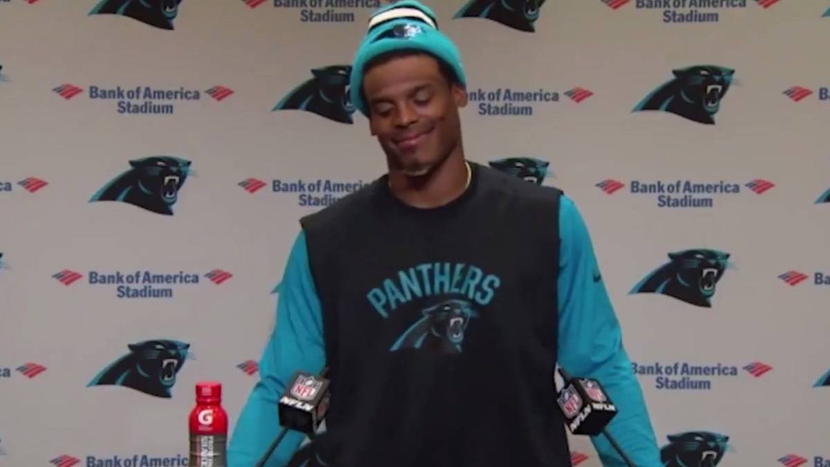 Cam Newton se burla de una reportera