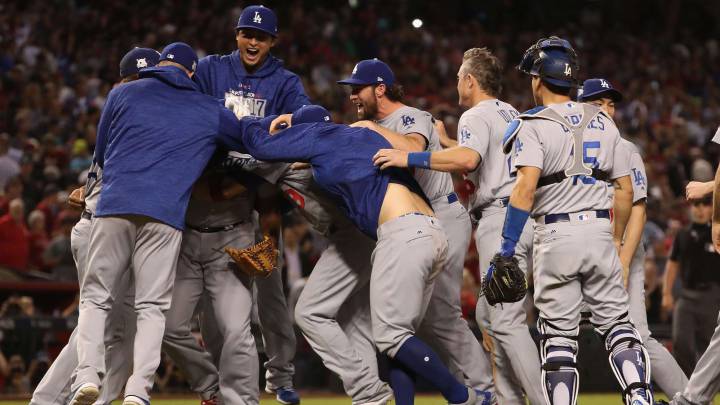 Los Dodgers barren a Arizona con un enorme Bellinger