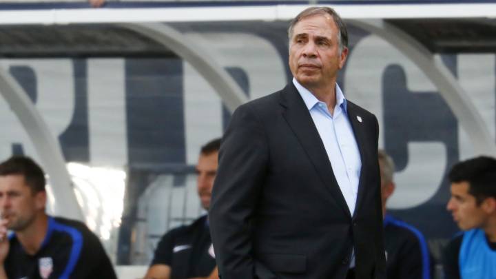 Bruce Arena renuncia a EE.UU. tras quedar fuera del Mundial