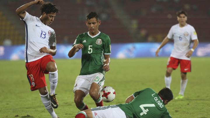 México dominó, pero no pudo anotar y avanza con lo justo