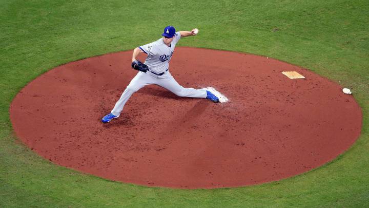 Alex Wood llevó un no-hitter hasta la sexta entrada para Los Angeles Dodgers.