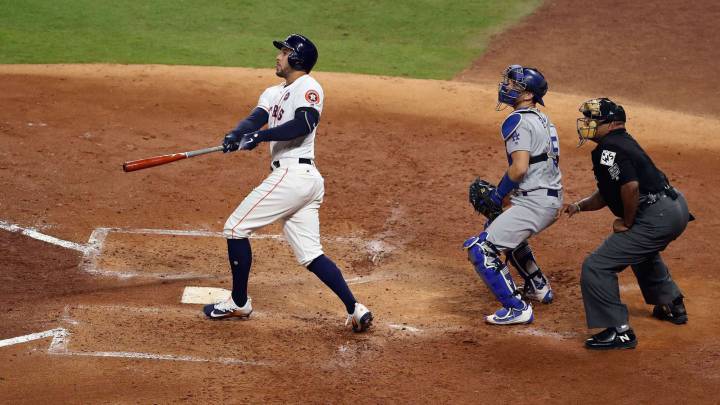 George Springer logró uno de los dos hits de todo el partido para los Houston Astros y que les colocaba brevemente por delante.