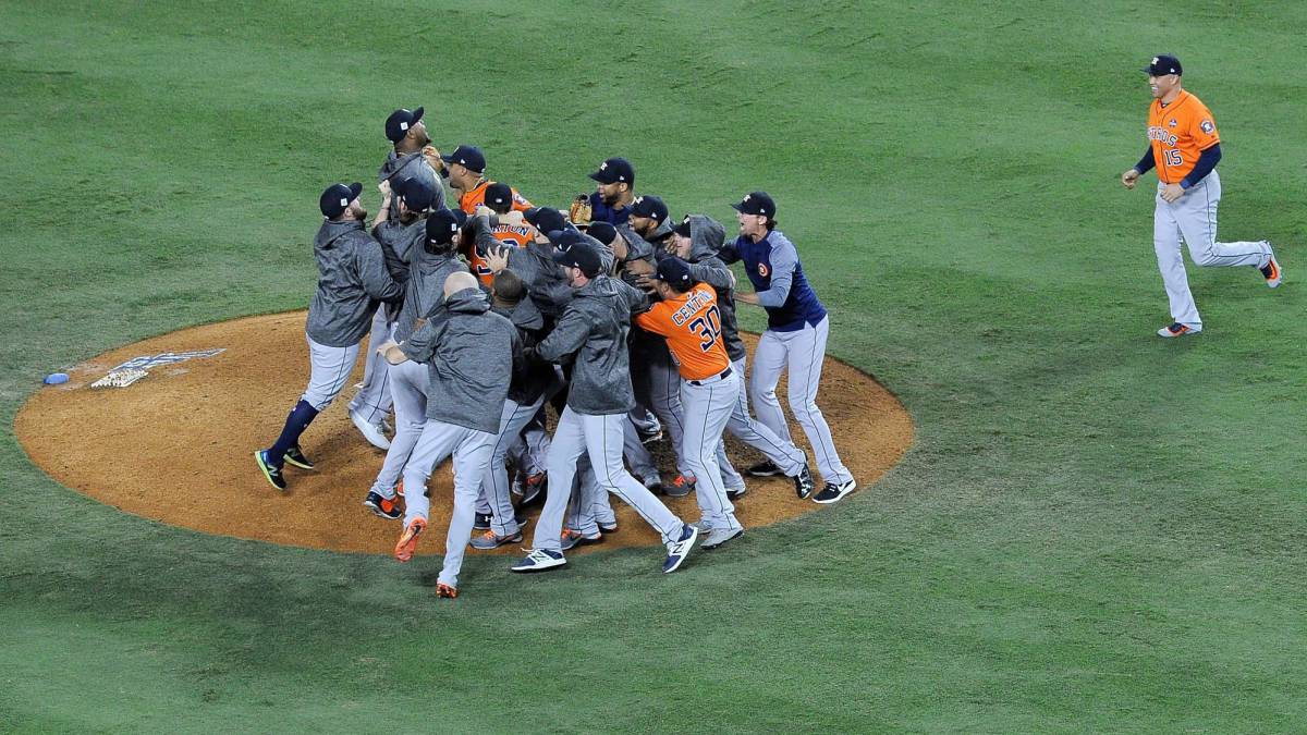 Los Houston Astros han logrado su primer título de las Series Mundiales tras derrotar en siete partidos a Los Ángeles Dodgers, George Springer MVP.