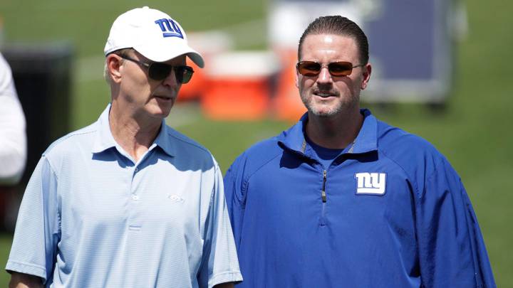 El propietario de los New York Giants atendió a la medios de comunicación y no dudó en indicar que con 2 -9 de récord nadie tiene su puesto asegurado.
