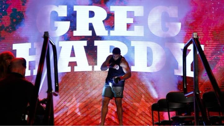 Greg Hardy, de ala defensiva de la NFL a peleador de MMA