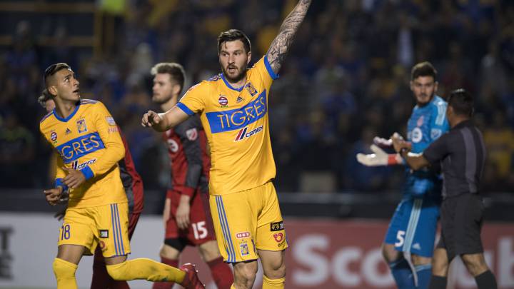 Andre Pierre Gignac regaló camiseta firmada a Chris Mavinga