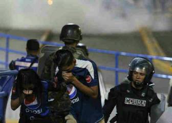 El Olimpia vs Motagua concluye con violencia en las tribunas