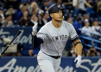 Giancarlo Stanton se estrenó con home runs en los Yankees
