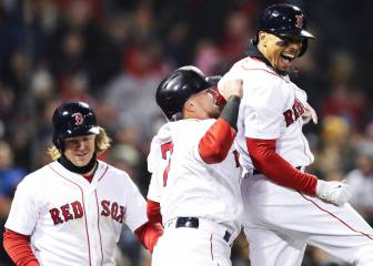 Red Sox superaron al monstruo verde y a los Yankees por 13