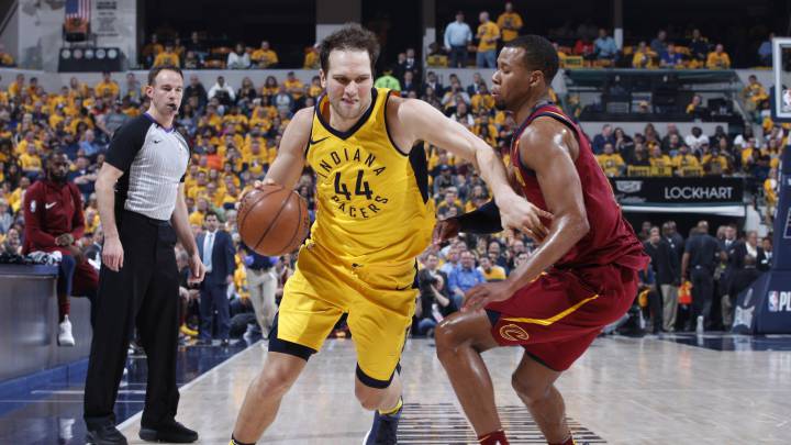 Bogdanovic anula a la defensiva de los Cavs para el triunfo
