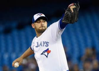 Marco Estrada hace historia para México con ponches