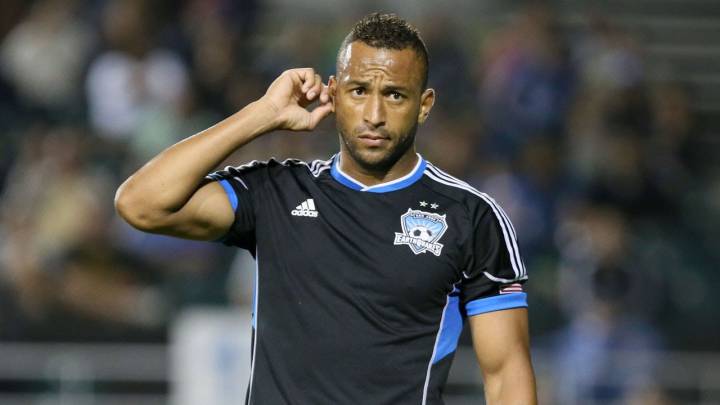 Víctor Bernardez se convirtió en agente de jugadores