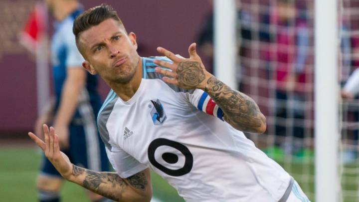 Calvo: frentero, capitán de Minnesota y ahora mundialista