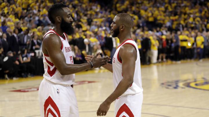 Chris Paul y James Harden, jugadores de los Houston Rockets