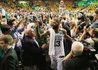 Celtics vuelven a casa para arrollar a los Cavs