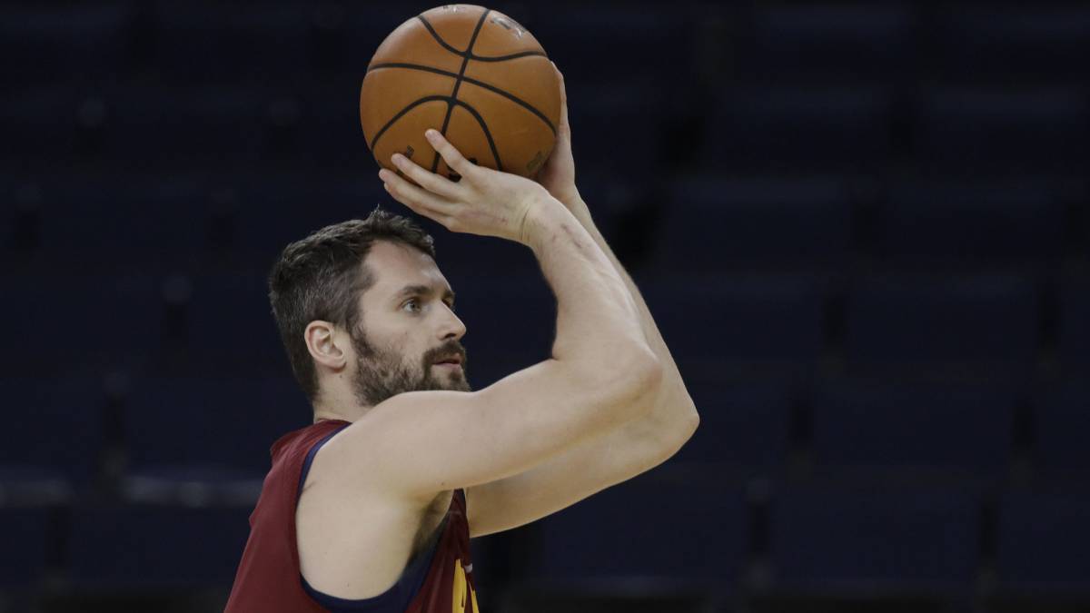NBA: Golden State pegó primero pese a una noche brillante de LeBron