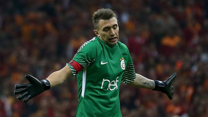 Muslera: ''Tabárez cambió el fútbol en Uruguay''