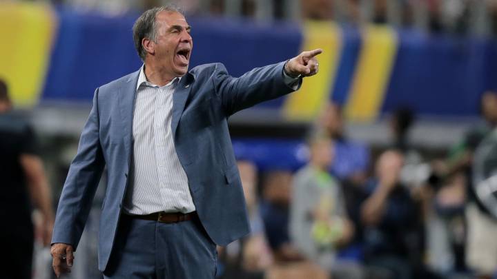 Bruce Arena defiende a Donovan: "Yo también apoyo a México"