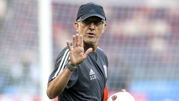 De espiar al Liverpool y trabajar en una cafetería hasta jugar solo 10 partidos como profesional. Estos son 10 datos que desconocías del DT colombiano.