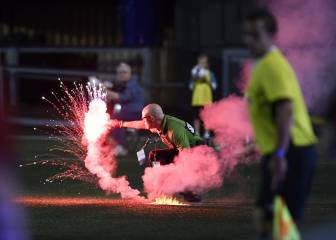 Aficionados de Toronto prenden fuego al estadio de Ottawa