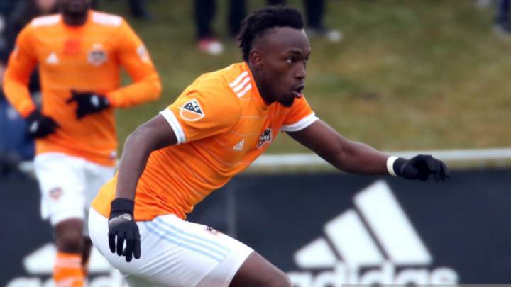 El delantero catracho mantiene latente el sueño de poder emigrar al Viejo Continente, pero sabe perfectamente que debe brillar semana a semana en la MLS