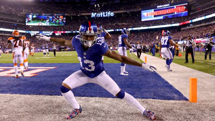 Odell Beckham baila para festejar un touchdown
