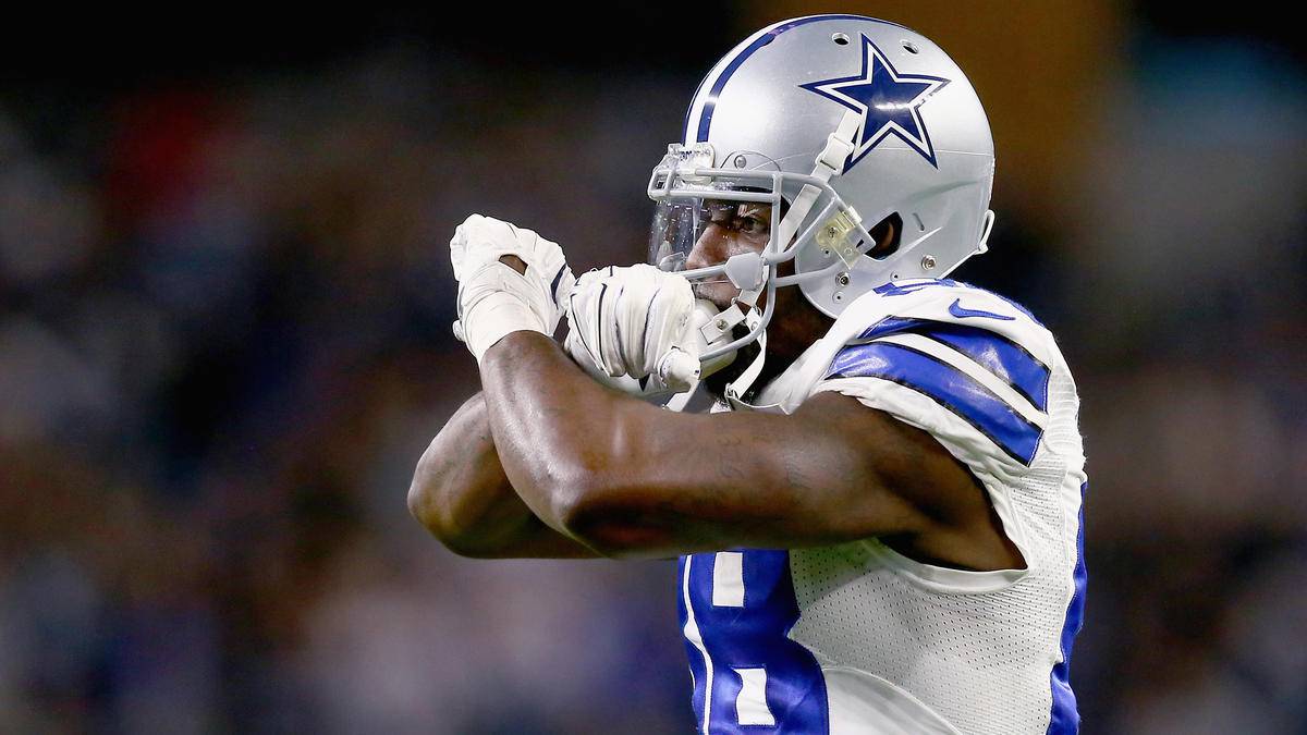 Dez Bryant festeja con su particular movimiento