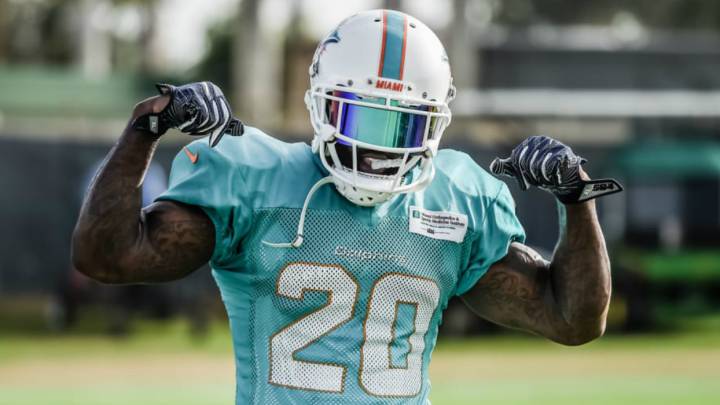 El QB titular de Miami está de regreso tras una lesión en la rodilla; los puestos del coach Adam Gase y del vicepresidente de operaciones, Mike Tannenbaum, podrían estar en juego