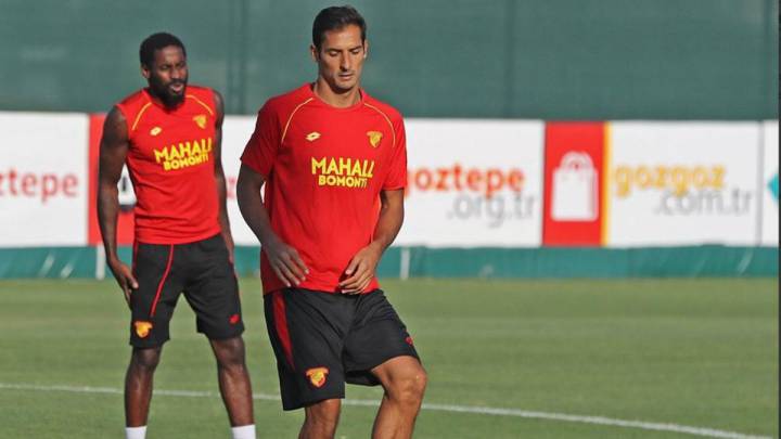 Celso Borges deja al Deportivo y llega al fútbol turco