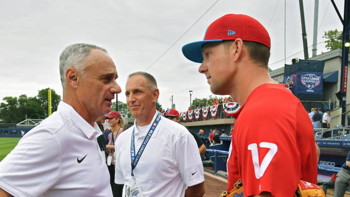 Comisionado de MLB acepta simpatía por López Obrador y su propuesta