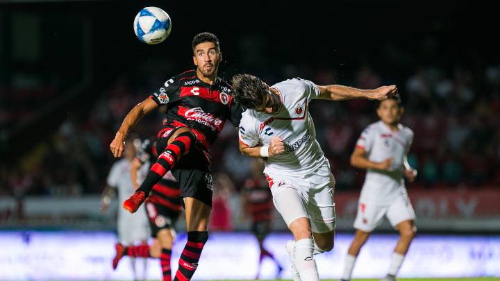 Los Tiburones derrotan a un inoperante Xolos en el puerto