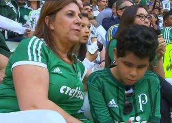 ¡Emotivo! Madre lleva a su hijo invidente a ver al Palmeiras