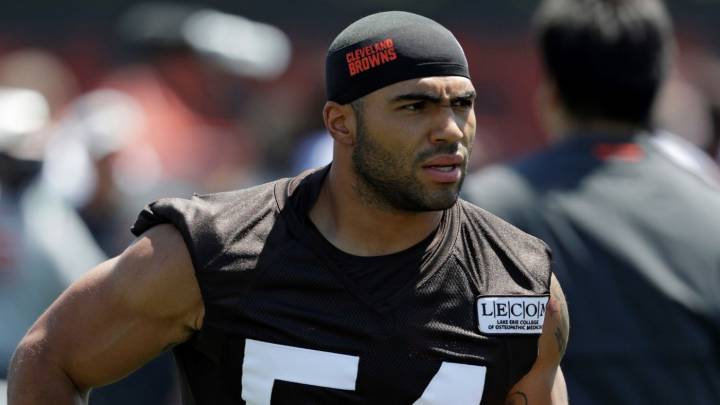 Mychal Kendricks en entrenamiento de los Browns