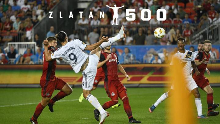 Este sábado el astro sueco del LA Galaxy llegó a los 500 goles en su carrera como profesional y lo hizo de una manera espectacular, formidable
